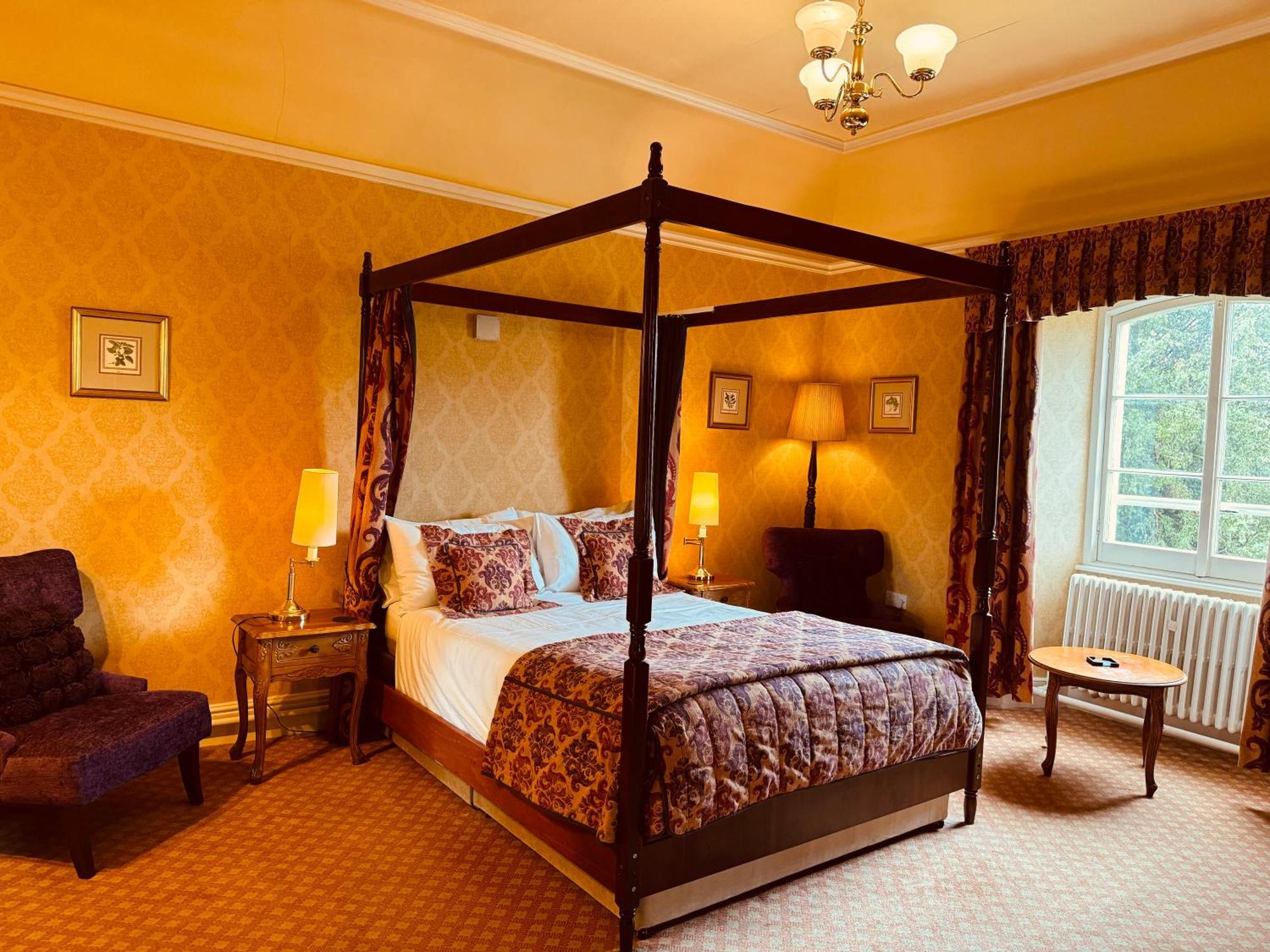The Falcondale At 람피터 객실 사진